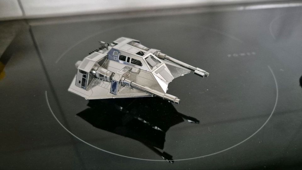 Star Wars Metal Earth Modelle in Steinen