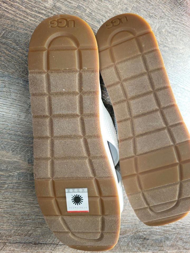 UGG  Damen Schuhe Pantoletten Sandalen Leder  Neu!!! in Lübeck