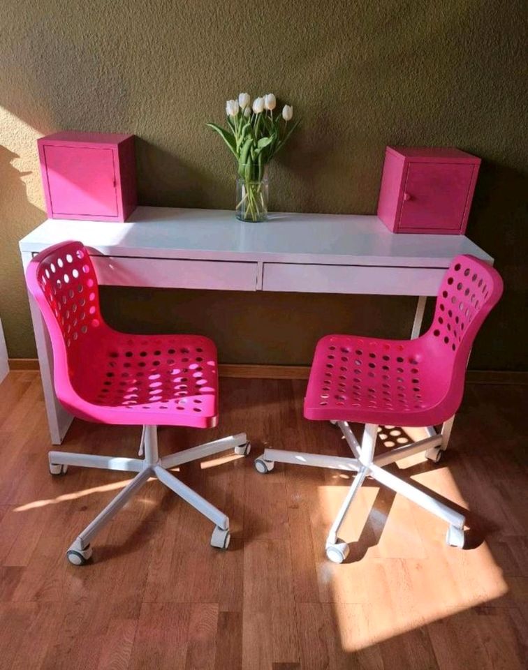 IKEA 2× Schreibtischstuhl, IKEA 2x Aufbewahrungsbox Rosa, Stühle in Schloß Holte-Stukenbrock
