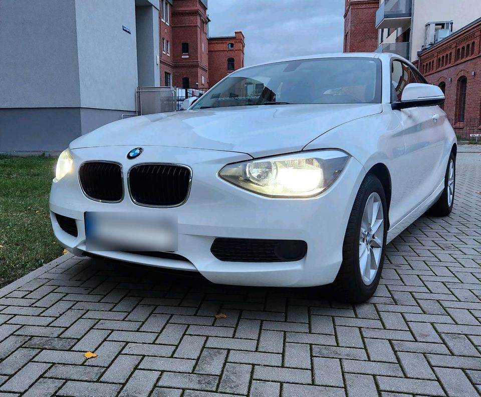 BMW 116i F21 TÜV NEU Bei DEKRA in Cottbus