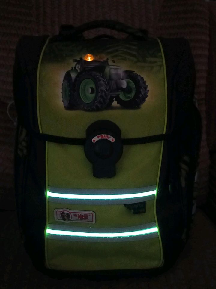 Mc Neill Schultasche Schulranzen mit Traktor-Motiv 4-teilig in Palling