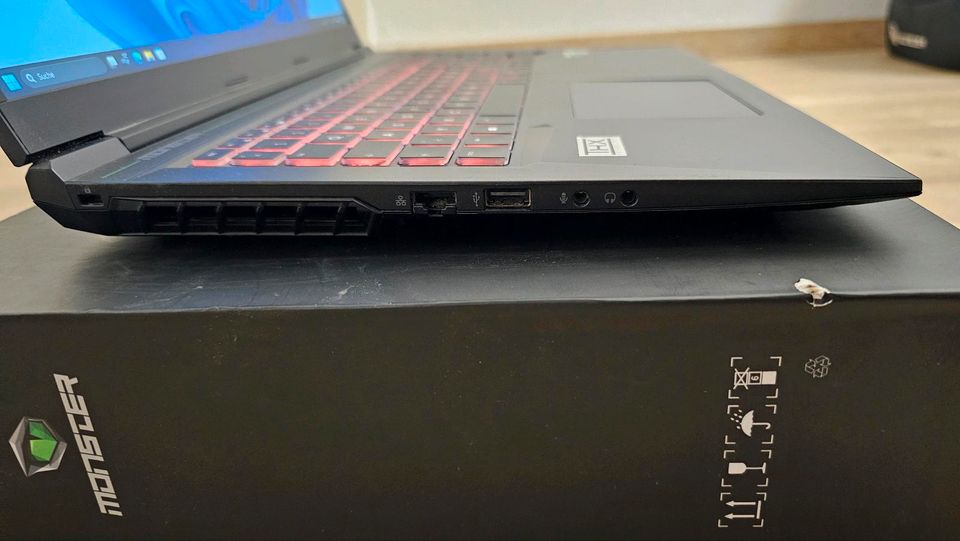 Gaming Laptop | 'Monster Tulpar' | i7, RTX2060, 16GB in Schwarzenbek