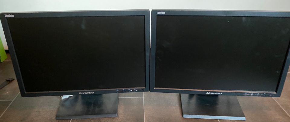 2 Lenovo Monitore - 20 Zoll Bildschirmdiagonale in Nürnberg (Mittelfr)