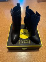 Buffalo Audrina Stiefeletten mit Absatz in Größe 39 vegan Bayern - Erlangen Vorschau