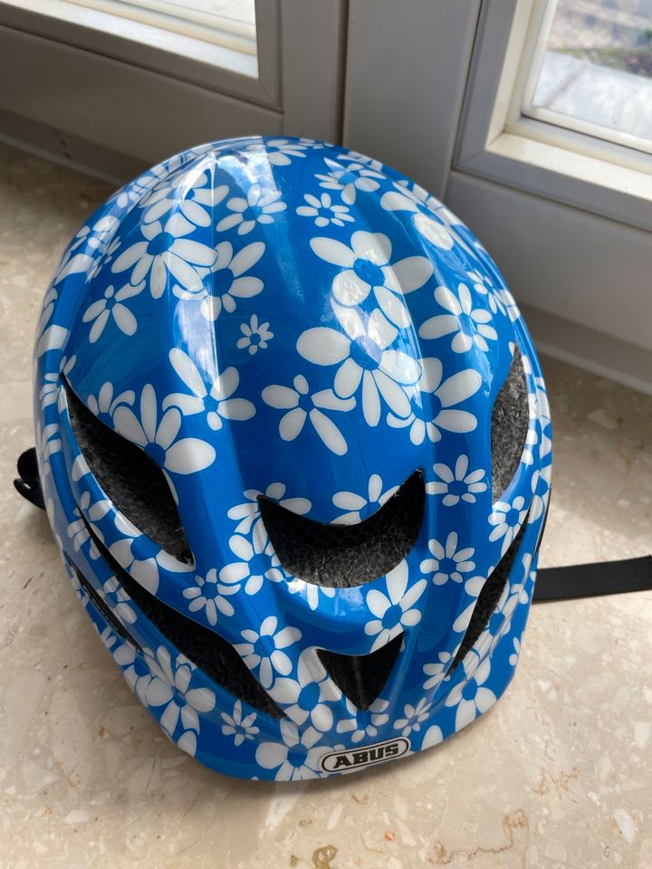 ABUS Fah ABUS Kinder Fahrradhelm Hubble blue flower Größe 52-57 c in Cottbus