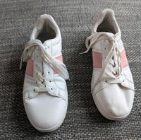 Schuhe weiß Gr. 38 zu verschenken Saarbrücken-Dudweiler - Dudweiler Vorschau