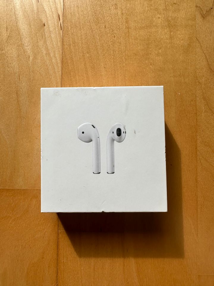 Apple AirPods (1st Gen) in München