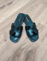 Schwarze Sandalen Schlappen von Capone Größe 38 Nürnberg (Mittelfr) - Oststadt Vorschau