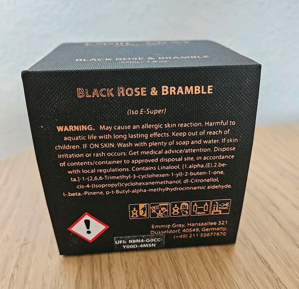 Emmie Gray Kerze - Scented Candle - Black Rose & Bramble 220g in Geldern