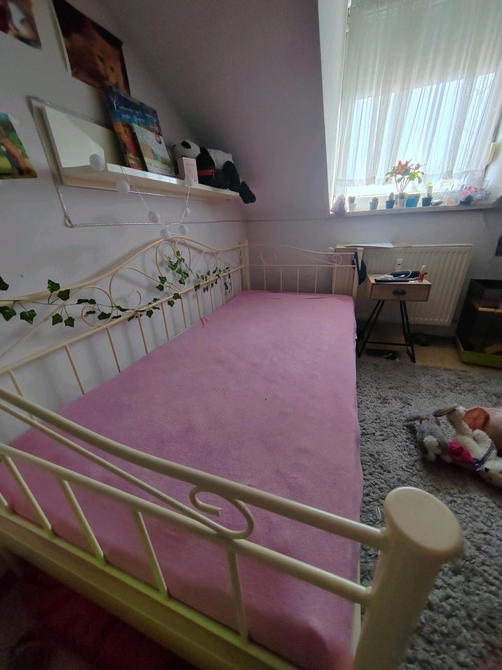 Bett Mädchen Kinderbett 200*60 in Würzburg