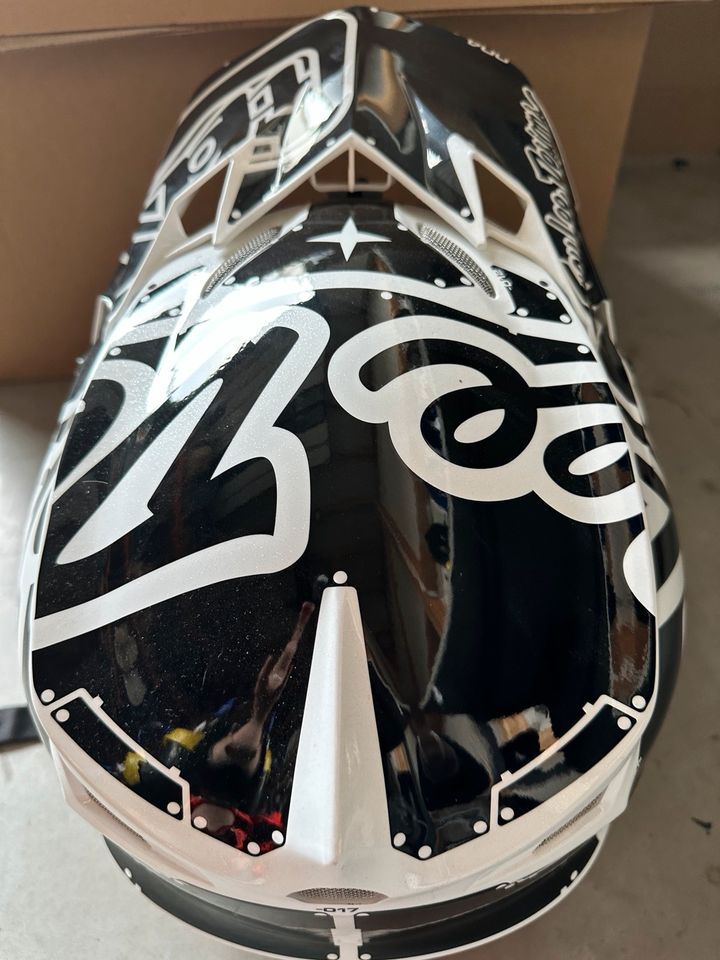 Moto Cross Enduro Helm Troy Lee Designs SE4 Polyacrylite Gr. L in Neuching