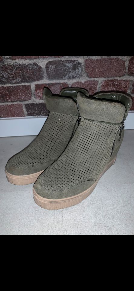 Wedges 36 wie neu in Sprockhövel