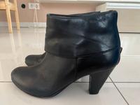 Tamaris Ancle Boots Leder, Größe 38 München - Berg-am-Laim Vorschau