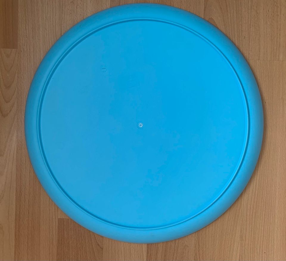 Ikea Tablett D= 50 cm hellblau Kunststoff in Bad Füssing