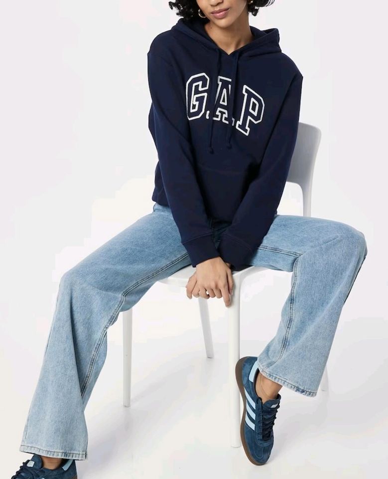 GAP Sweatshirt mavi in Burscheid