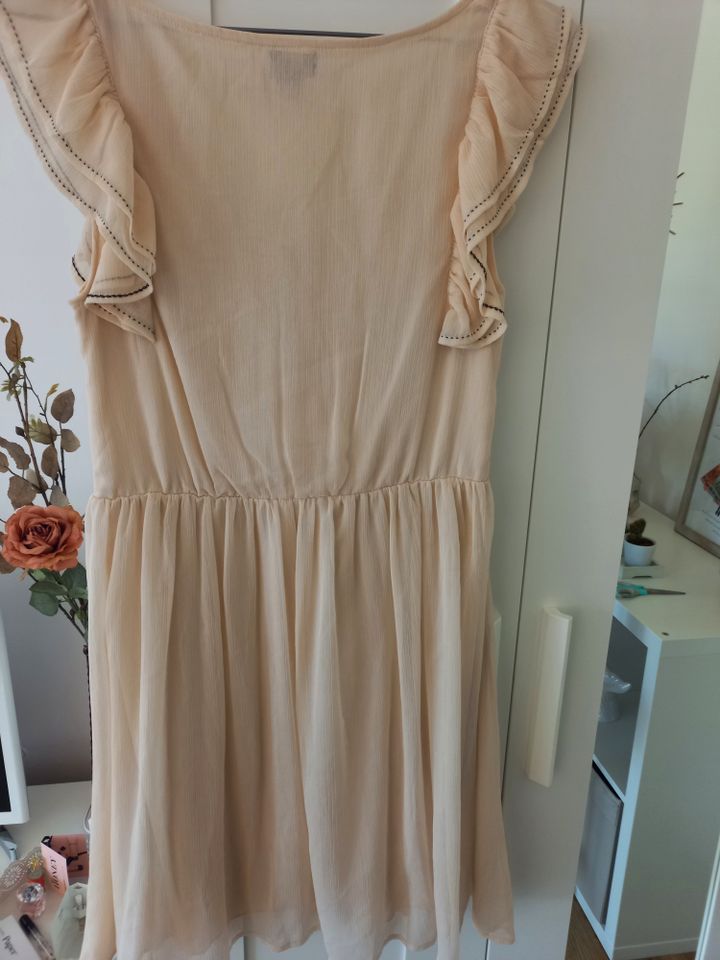 süßes Chiffonkleid von H&M in Gr. 34 in Neustadt