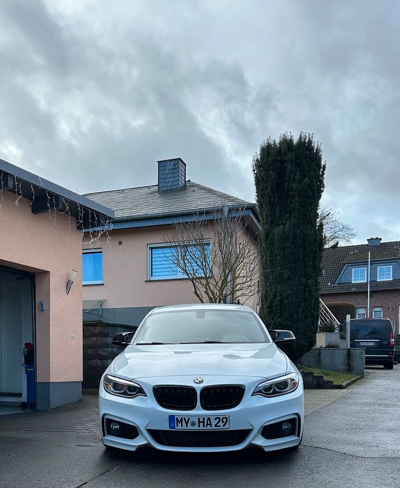 BMW 220i F22 M-Paket in Ettringen