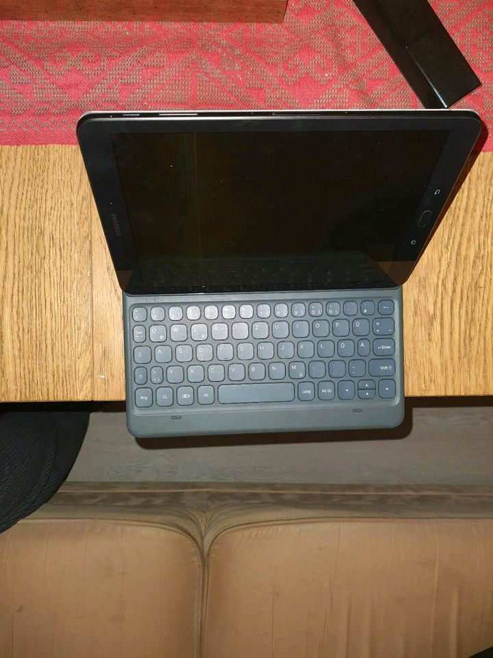 Samsung s3 tablet galaxy mit tastatur Hülle original einwandfrei in Köln