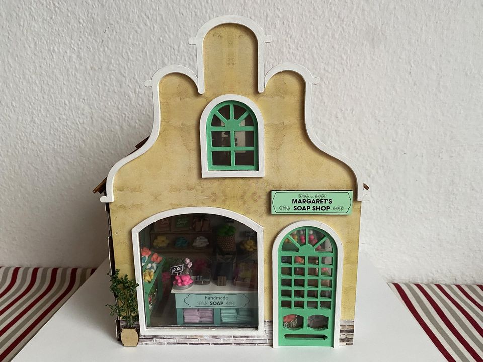 DIY Miniatur Soap Shop mit Licht fertig gestaltet in Kaiserslautern