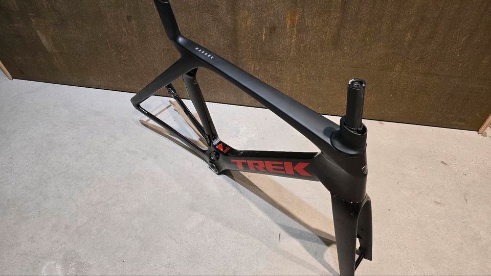 TREK MADONE SL RAHMENSET GEN 7 / DISC / UVP 4398€ / 58CM in Raubling