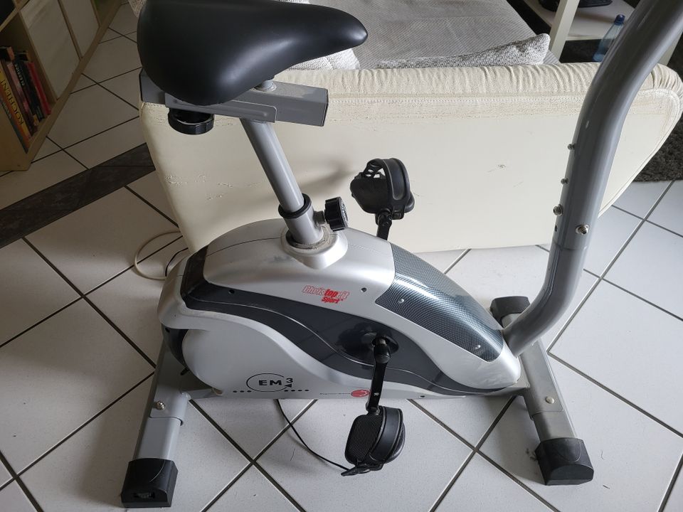 Ergometer Heimtrainer - Trimmrad - Fahrrad Fitness bis 150 KG in Isenbüttel