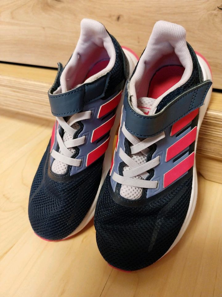 Adidas Turnschuhe Gr. 30,5 in Karlsfeld