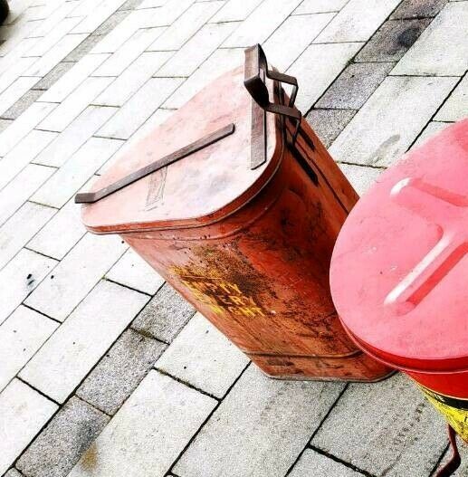 Vintage Oil Rag Bin Justrite (dreieckig) Tankstelle USA Werkstatt in Brunnthal