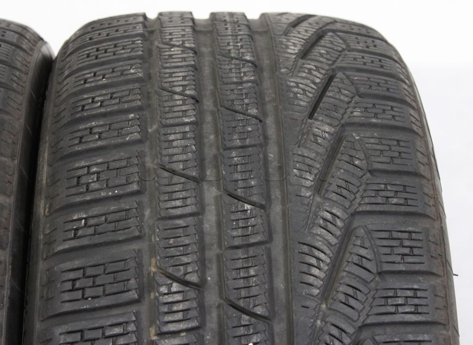 2x 235/40R19 92V PIRELLI WINTERREIFEN 5,5-6MM 2016 N0 #1E4K in Bad Tölz