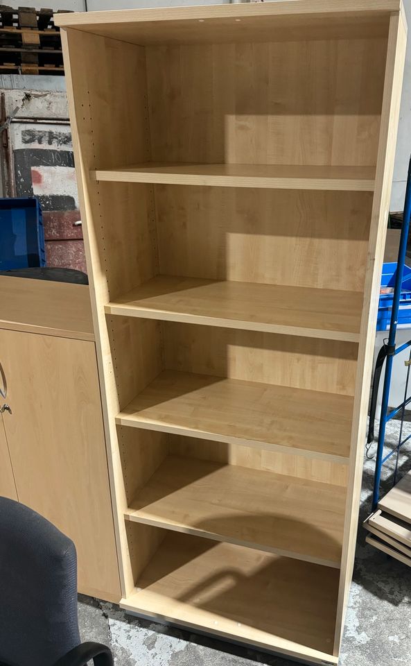 Büro komplett Set Schreibtisch + Schrank + Regal + Rollcontainer in Dietersheim