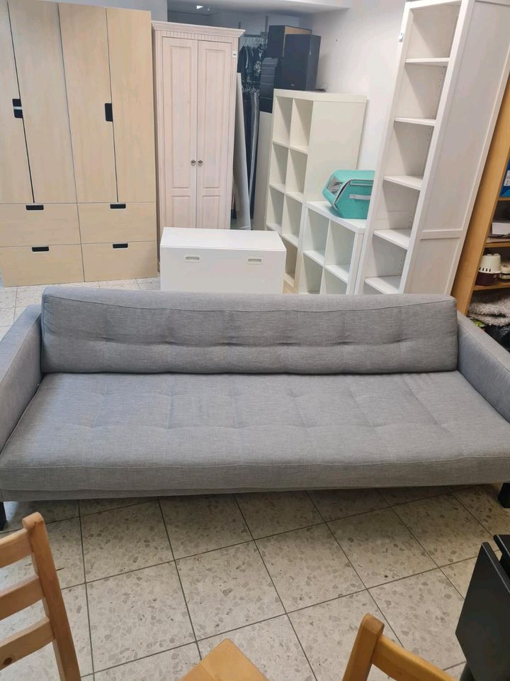 Couch Sofa grau Lieferung möglich in Berlin