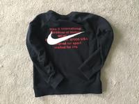 Nike Sweatshirt ca. XS schwarz mit Print auf dem Rücken Hessen - Sulzbach Vorschau
