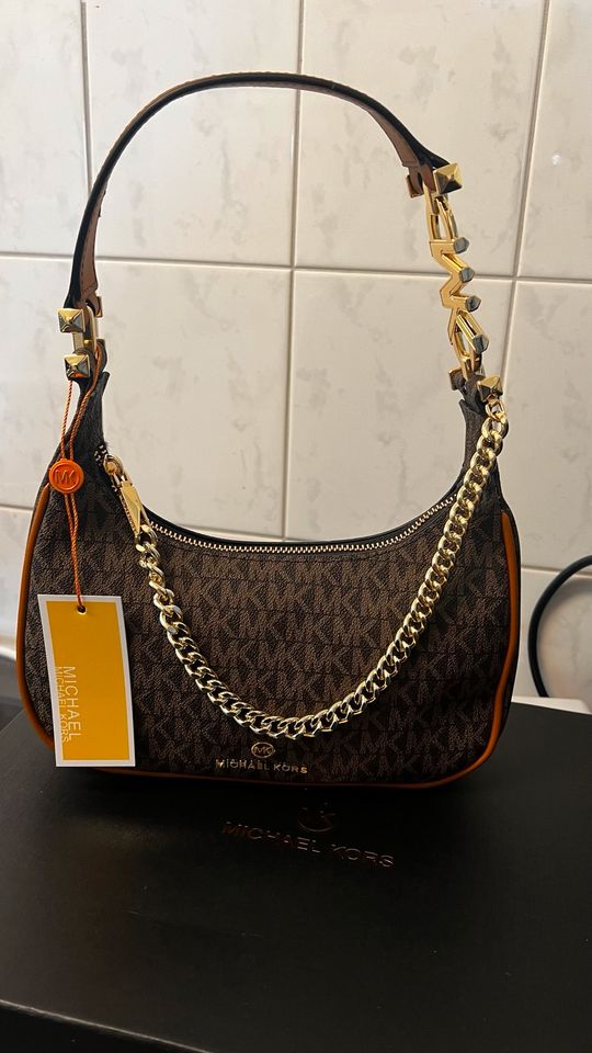 Michael Kors Schultertasche in Essen