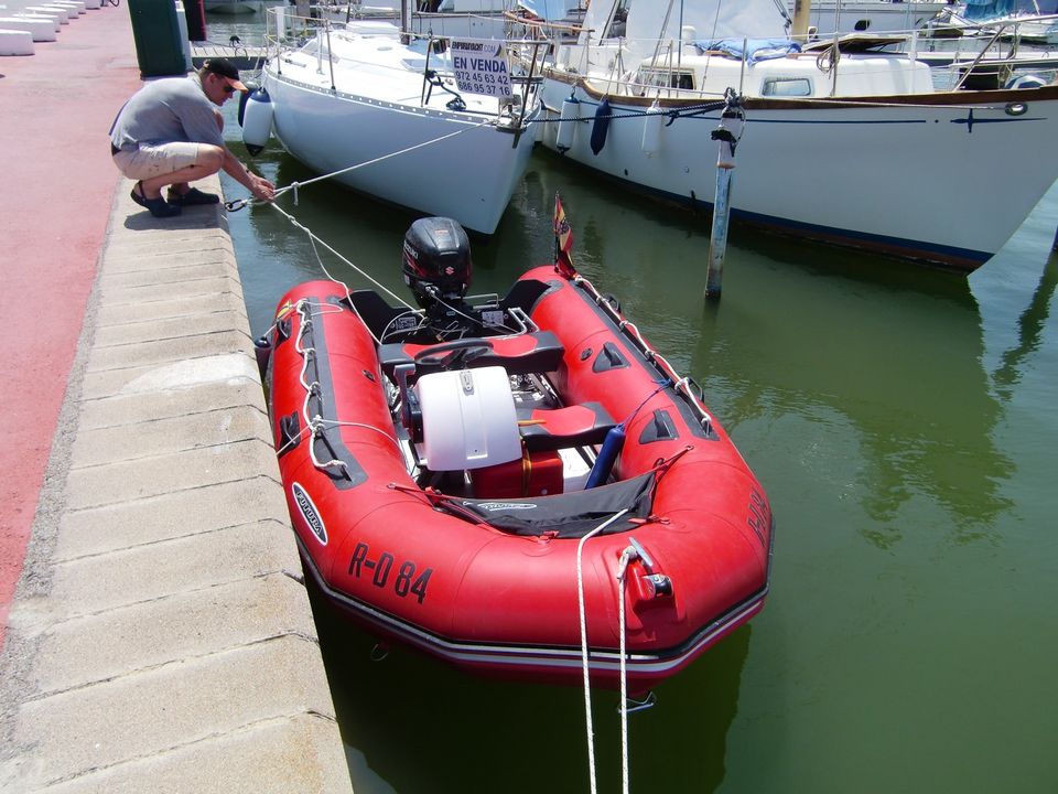 Zodiak Schlauchboot mit Motor und Trailer in Kirchdorf b Haag i OB