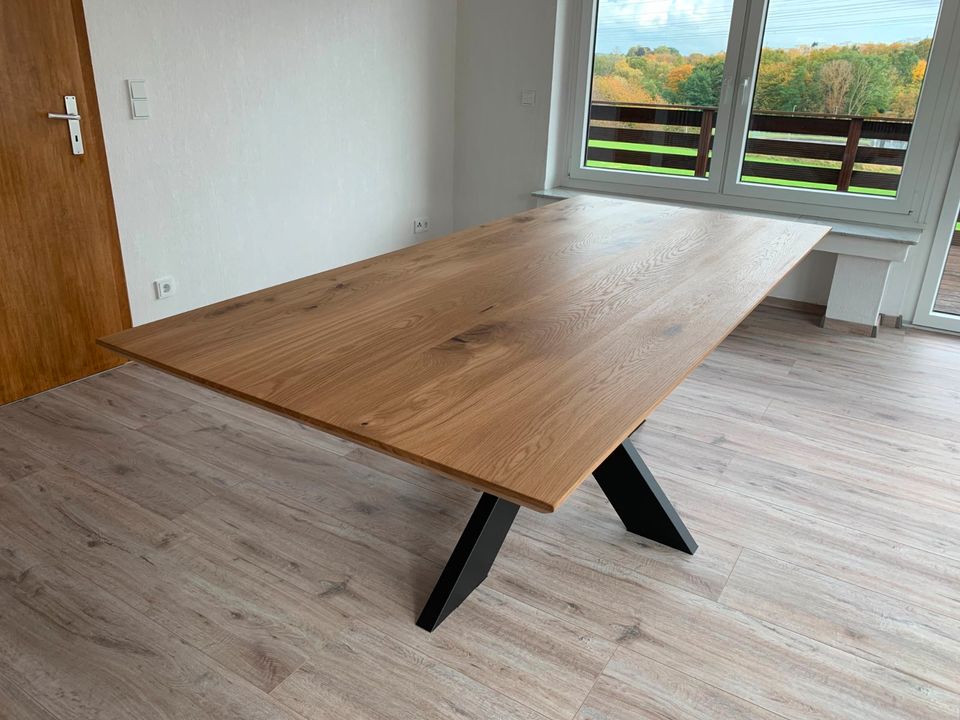 NEU Massiv Eiche Tisch Schweizerkante Esstisch Holztisch 260x100 in Königswinter