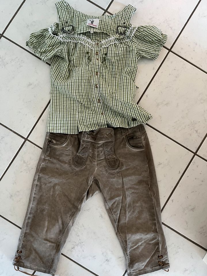 Tracht Outfit, ideal für Kellnerinnen in Bremen