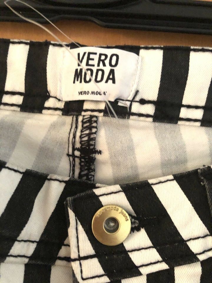 Vero Moda Hose Gr. 25 | NEU in Münchberg