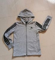 Original Adidas Sweatjacke, Gr 140, top Zustand Hessen - Hünstetten Vorschau