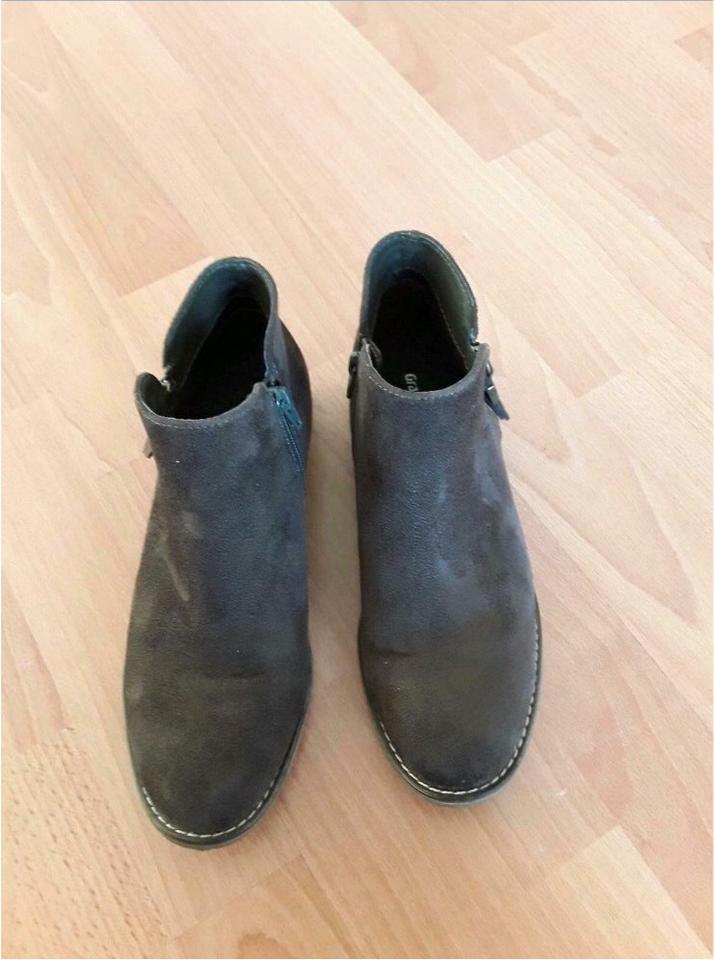 Stiefeletten, braun / dunkelgrün, Wildlederoptik, Herbstschuh in Erkrath