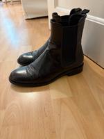 Closed Chelsea Boots Größe 39 dunkelbordeaux Hamburg-Nord - Hamburg Eppendorf Vorschau