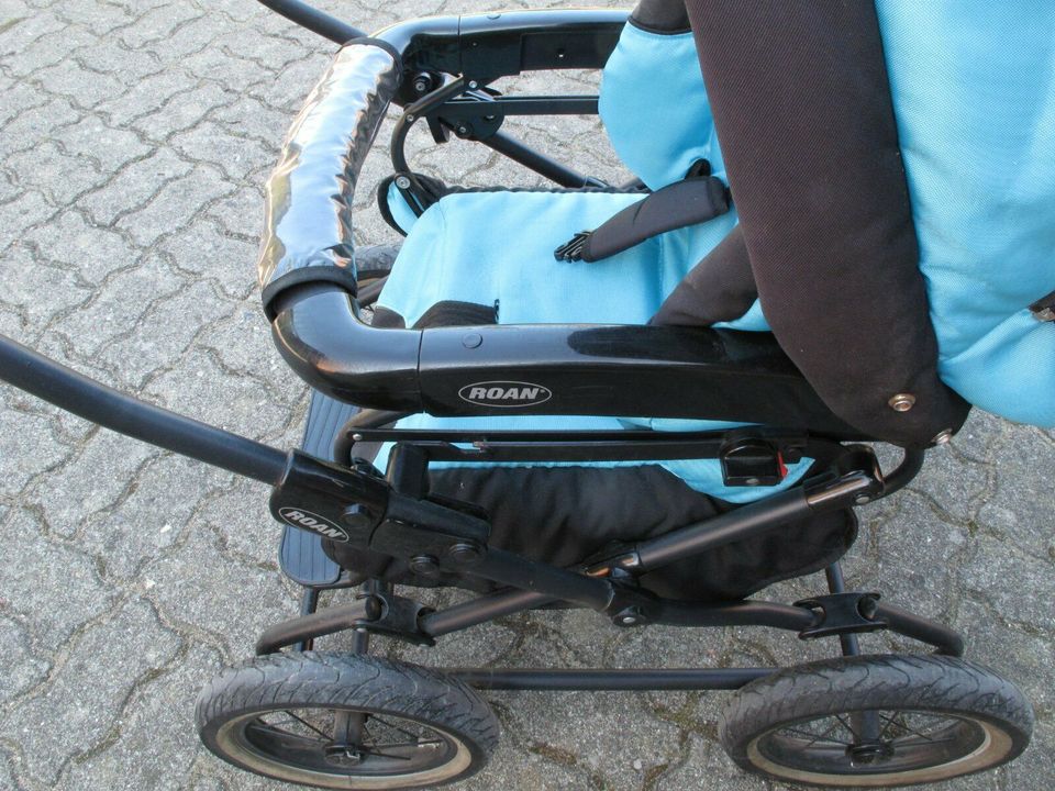 Roan Kinderwagen Buggy blau in Hamburg