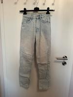 MOM Jeans Hellblau Nordrhein-Westfalen - Augustdorf Vorschau