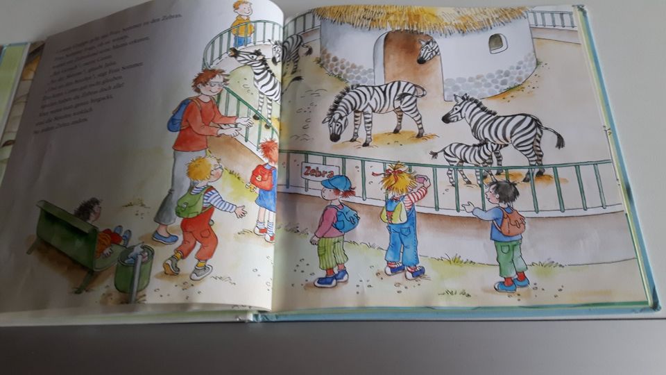 Sehr gut erhaltenes Kinderbuch Conni geht in den Zoo in Deuerling