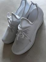 Neue weiße Sommer- Turnschuhe Keilabsatz Gr. 39 Hamburg-Nord - Hamburg Barmbek Vorschau