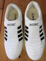Sneaker Criss Cross weiß Gr. 39 mit schwarzen Gummis Nordrhein-Westfalen - Iserlohn Vorschau