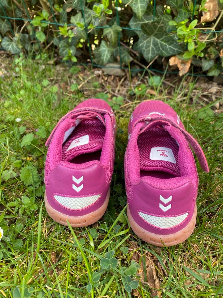 Hummel Sportschuhe Mädchen pink Größe 31 in Bad Bibra