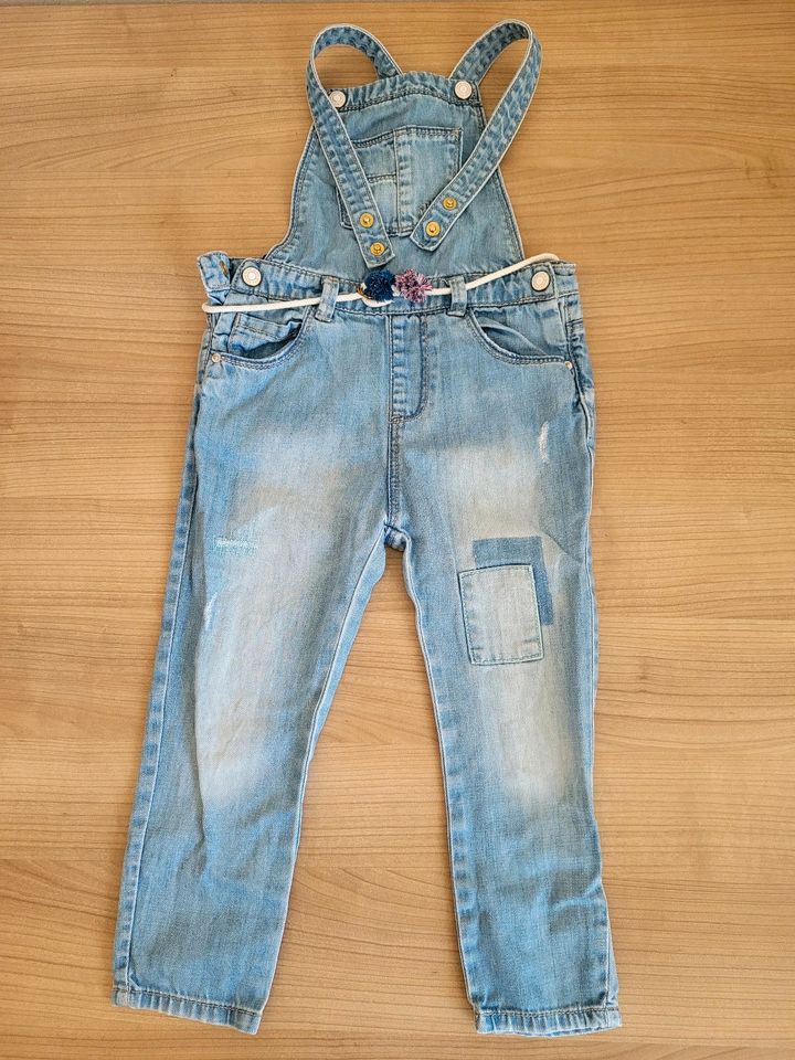 Jeans Latzhose Zara 104 in Nordrhein-Westfalen - Bestwig | eBay  Kleinanzeigen ist jetzt Kleinanzeigen