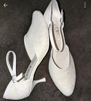 Stiletto Pumps High Heels Brautschuhe weiß 41 Hessen - Maintal Vorschau