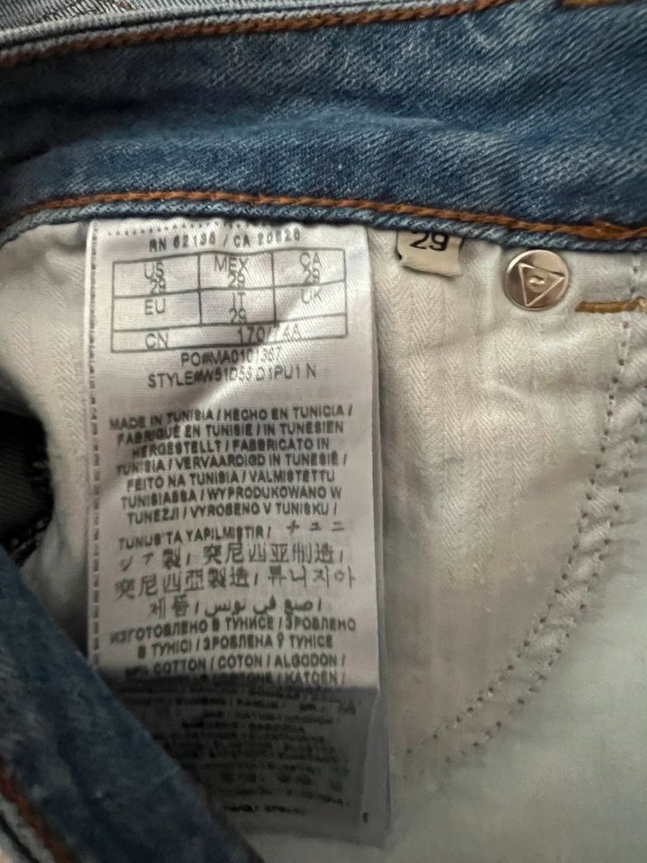 GUESS Jeans Short W29 neu in Hamburg