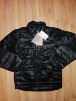 Leichte schwarze Daunenjacke H&M Größe 134 NEU Bayern - Sonnefeld Vorschau