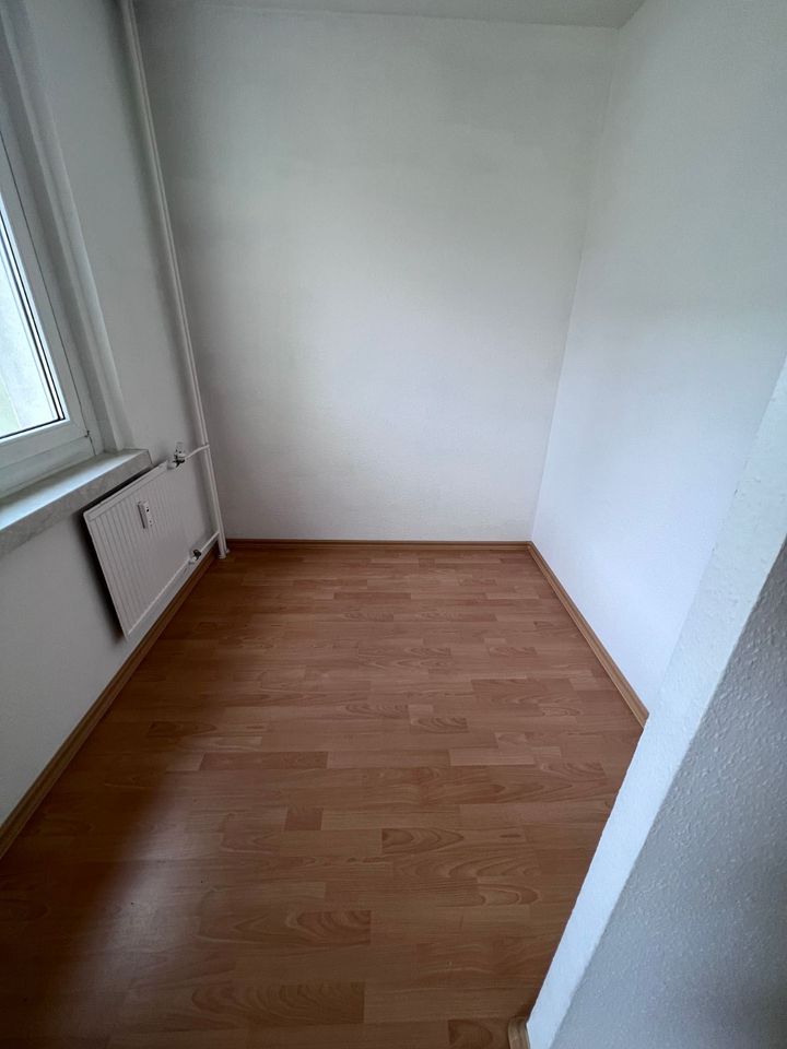 // Achtung Single aufgepasst - Kautionsfreie 1 Zimmer Wohnung + 2 Monate Mietfrei // Aufzug vorhanden ! in Hainichen